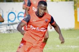 El delantero colombiano del Deportes Savio, Roberto Riascos, marcó el gol del triunfo de los copanecos sobre el Lone FC pero será baja para la vuelta por lesión.