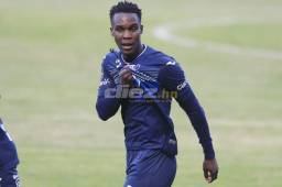 El delantero Rubilio Castillo lamentó que el partido no estuvo abierto como hubiese querido; dice que el punto les deja un buen sabor de boca. Foto Archivo