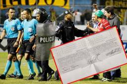 Momentos cuando el entrenador del Marathón, Héctor Vargas, ingresó a la cancha a reclamarle a los árbitros tras el clásico ante Real España.