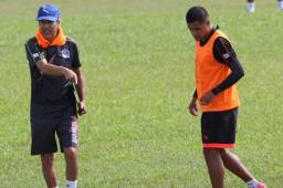 Roger Rojas apunta a ser el titular en la ofensiva con Carlo Costly.