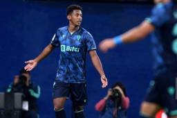 Antony Lozano brilló con el Cádiz con tres goles. 3-3 fue el marcador final.