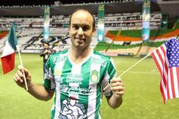 Locura total por la llegada del estadounidense Landon Donovan a México.