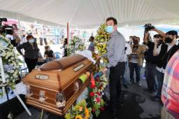 Salvador Nasralla y Chelato Uclés hablaban diario, 'El Maestro' le aconsejaba y hasta le regañaba. El periodista pide que el Estadio Nacional lleve su nombre en su honor. Además, revela anécdotas y cuenta cómo era su íntima relación-