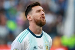 Además, Lionel Messi tendrá que pagar una multa de 50.000 dólares a raíz de las fuertes críticas.