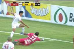 “Buba” López se jugó el físico para salvar a Real España; primero a Pinto y luego cabezazo a Eddie Hernández