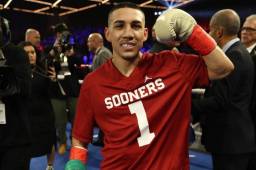 El boxeador hondureño Teofimo López sigue destacando en el cuadrilátero en los Estados Unidos.