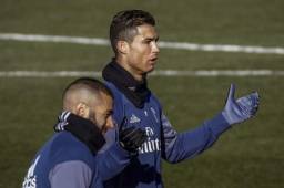 Cristiano Ronaldo y Karim Benzema se entrenaron en gimnasio a cuatro días para el Clásico Real Madrid-Barcelona. Foto AFP