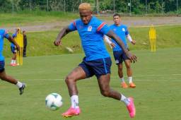 Romell Quioto, quien entrenó con Olimpi a finales del 2023, no tiene equipo tras rescindir con el Tractor de Irán.