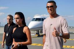 Cristiano Ronaldo llegó a Italia acompañado de su pareja.