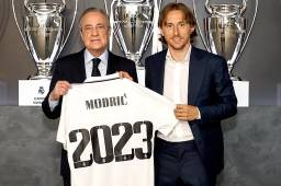 Florentino Pérez junto a Luka Modric, quien firmó su contrato con Real Madrid hasta junio de 2023.