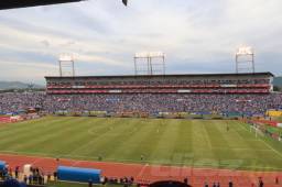 Medios de Australia criticó la cancha del estadio Olímpico tras la ida del repechaje. Foto Ronald Aceituno