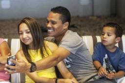 Carlos Bacca está felizmente casado con la también colombiana Shayira Santiago.