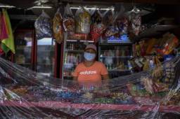 Panamá reabrió el lunes los sectores de la construcción, minería no metálica e industria que estaban inactivos, en un intento por evitar la recesión económica.