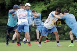 Jorge Luis Pinto dirigió un entreno exigente en Washington previo al amistoso de este sábado ante El Salvador. Fotos DIEZ