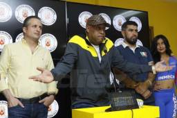 Hernán Medford en la presentación oficial en la sede de Real España.