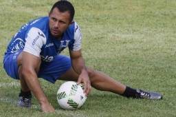 Alfredo Mejía se encuentra en Grecia, pero está al pendiente día y noche de la crisis política que azota Honduras.