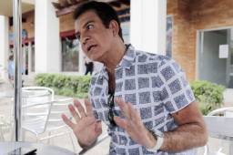 El analista y comentarista de televisión, Salvador Nasralla, hace una análisis del trabajo que está haciendo Jorge Luis Pinto con la Selección de Honduras.