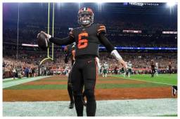 Baker Mayfield sorprendió a todos y logró darle vuelta al partido y bajo su mando los Browns ganaron el encuentro 21-17.