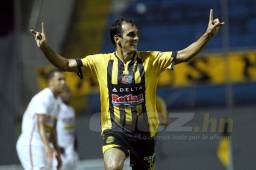 En el estadio MorazÃ¡n, los aurinegros ganaron 2-1 al MarathÃ³n con doblete Claudio NicolÃ¡s Cardozo sale al rescate del Real EspaÃ±a en el derbi sampedrano