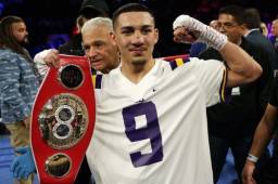 Teófimo López noqueó a Richard Commey en el segundo round del combate.