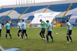 El equipo de Australia entrenó completo este martes en el estadio Morazán de San Pedro Sula.