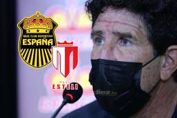 Héctor Vargas ya dirigió en torneos de Concacaf al Victoria, Olimpia, Marathón y ahora se estrenó con Real España. FOTO: Joseph Amaya.