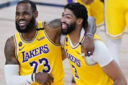 LeBron James y Anthony Davis apretaron en el 'clutch' del partido para que los Lakers se llevaran la victoria en el cuarto juego de las Finales de NBA.