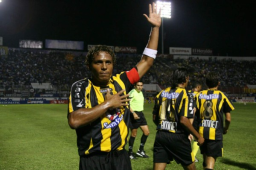 Carlos Pavón fue uno de los que le hizo mucho daño al Motagua en semifinales.