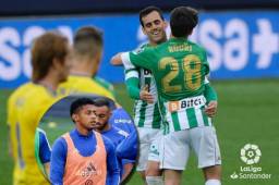 Juanmi Jiménez le dio el triunfo al Betis sobre el Cádiz y Antony Lozano se quedó sin jugar.