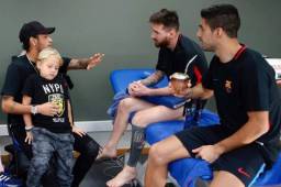 Neymar visitó a sus amigos Lionel Messi y Luis Suárez.