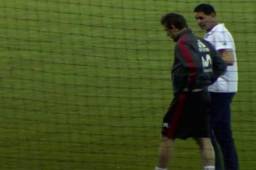 Momento en en que Julen Lopetegui y Fernando Hierro caminaban por el campo de entrenamiento.