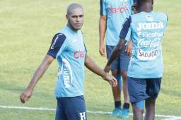 El delantero Eddie Hernández estuvo presente en el primer entrenamiento de la Selección de Honduras que se prepara para la Copa Centroamericana.