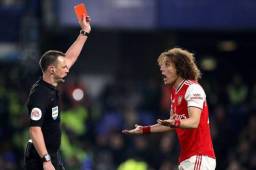 El fútbol inglés adoptó una nueva regla para evitar los contagios por coronavirus.