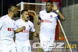 Carlo Costly se puso a tres goles de los 50 en Liga Nacional de Honduras. Foto DIEZ