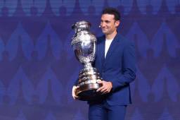 Lionel Scaloni podría no dirigir en la Copa América 2024. Foto: AFP.