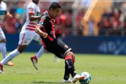 Roger Rojas fue la figura del Alajuelense en la goleada ante Herediano. El catracho marcó tres tantos y dio una asistencia. Foto @LaTejacr