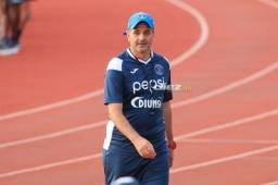 Diego Vázquez se atevió a apostar sobre los errores arbitrales en contra de Motagua en los clásicos ante Olimpia. Foto: Ronal Aceituno.