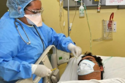 Con respecto al lunes (407), fueron 12 nuevas personas infectadas con Covid-19 a nivel nacional.