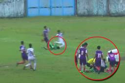 Taufik Ramsyah salió de su portería para achicar, pero terminó muriendo por el fuerte impacto.