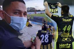 El delantero del Real España, Ramiro Rocca, celebrando el gol ante la UPN con dedicatoria especial al pequeño Eslam Díaz quien falleció a los 8 días de nacido.