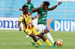 Darixon Vuelto se enteró de la muerte de su abuelo antes de la vuelta de semifinal con Marathón. Tras conseguir el pase a la final se lo dedicó a él. Foto Delmer Martínez