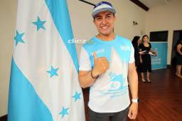 El atleta de 40 años, Ronald Quintero, permanecerá dos semanas en el país. Fue homenajeado en un acto impulsado por la Comisión Nacional de Deporte (Condepor). FOTOS: David Romero.
