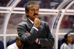 La Volpe fue acusado en mayo de 2014 de hostigamiento sexual por la podóloga Belén Coronado, quien lo acusó de entrar a su sitio de trabajo apenas cubierto por una toalla y pedir que lo tocara, lo que presupone el delito de hostigamiento sexual.