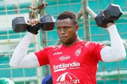 El delantero colombiano Yustin Arboleda está listo para definir el clásico ante Real España.