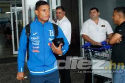 Bryan Acosta regresó a suelo hondureño para arreglar tema de visa de su esposa e hija.