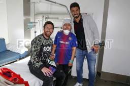 Gustavito compartiendo con los cracks del Barcelona Leo Messi y Luis Suárez. Foto @FCBarcelona