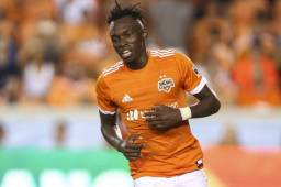 Alberth Elis está a la espera de que se concrete su salida al fútbol de Europa.