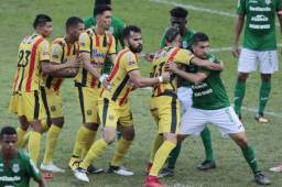 Real España le empató al Marathón en los últimos minutos en el primer choque.