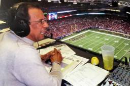 Marco Antonio García y Juan Carlos Ramos son los encargados de llevar todas las incidencias de los Saints a la comunidad hispana en Lousiana.