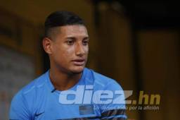 Bryan Acosta seguirá ligado al Tenerife de la Segunda División de España por una hasta el 2023.